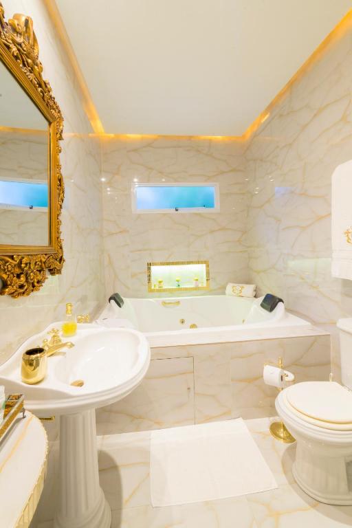  Casa Nostra Boutique Hotel