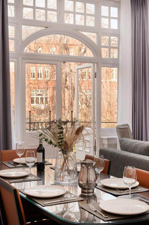 11 Cadogan Gardens and The Apartments by Iconic Luxury Hotels - Two-Bedroom Apartment At 20 Cadogan Gardens