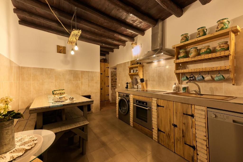 Kuchyňa alebo kuchynka v ubytovaní Casa Rural Tornerías