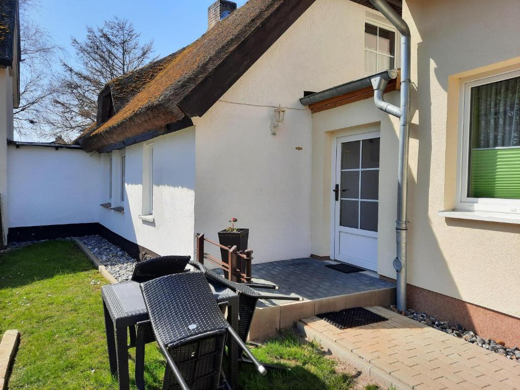 Galeriebild der Unterkunft Ferienhaus Silke - östlich der Dorfstraße in Grieben Insel Hiddensee in Grieben
