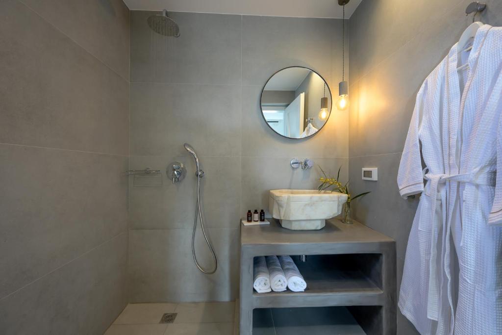 Oia Kissiri - Private Pool Villas - 14