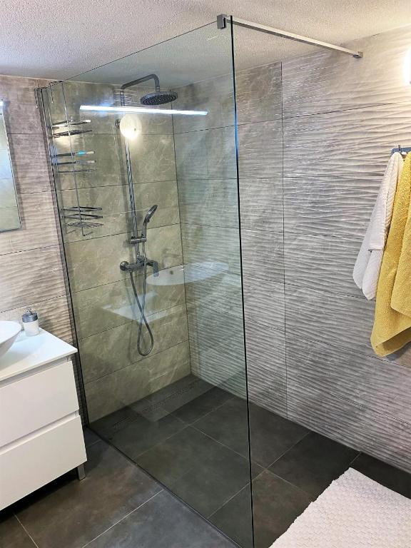 Koupelna v ubytování Holiday Home ZLATNI RAT (3543)