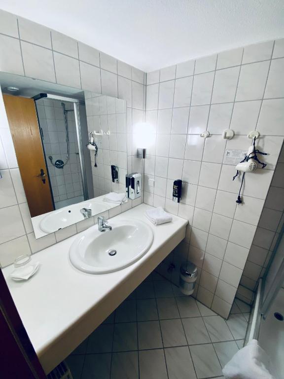 Koupelna v ubytování E&D Hotel Rodgau