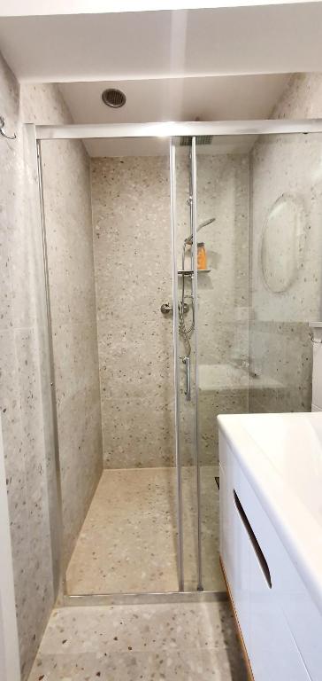 Kúpeľňa v ubytovaní Apartamenty w Kamienicy - centrum, bezpłatny parking