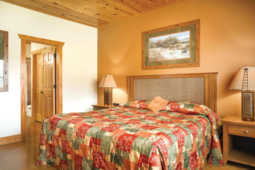 Postel nebo postele na pokoji v ubytování WorldMark New Braunfels