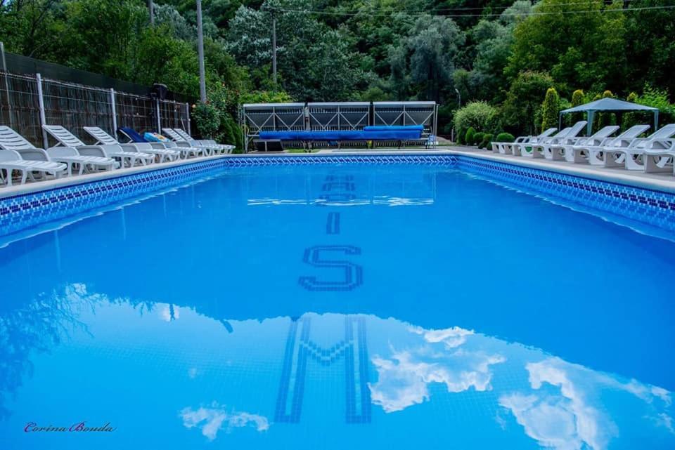 Bassein majutusasutuses Pension Charisma või selle lähedal