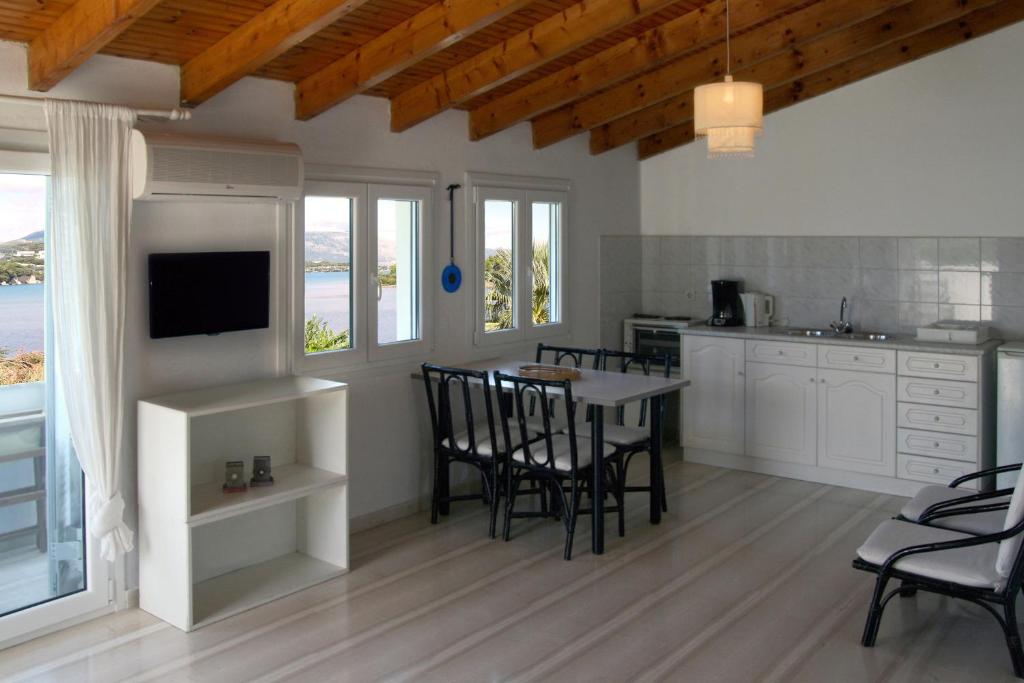 Kuchyň nebo kuchyňský kout v ubytování Maison Metel