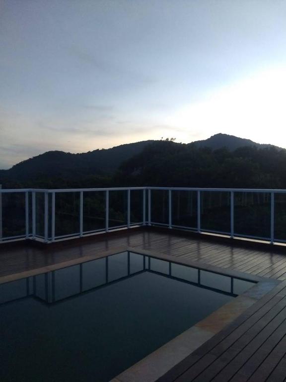  Apto Novíssimo no Itaguá com piscina