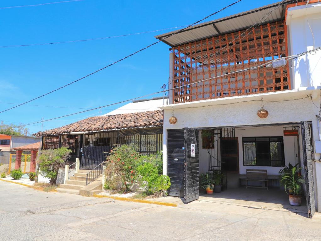 BM Zihua Casa de Huéspedes by Rotamundos