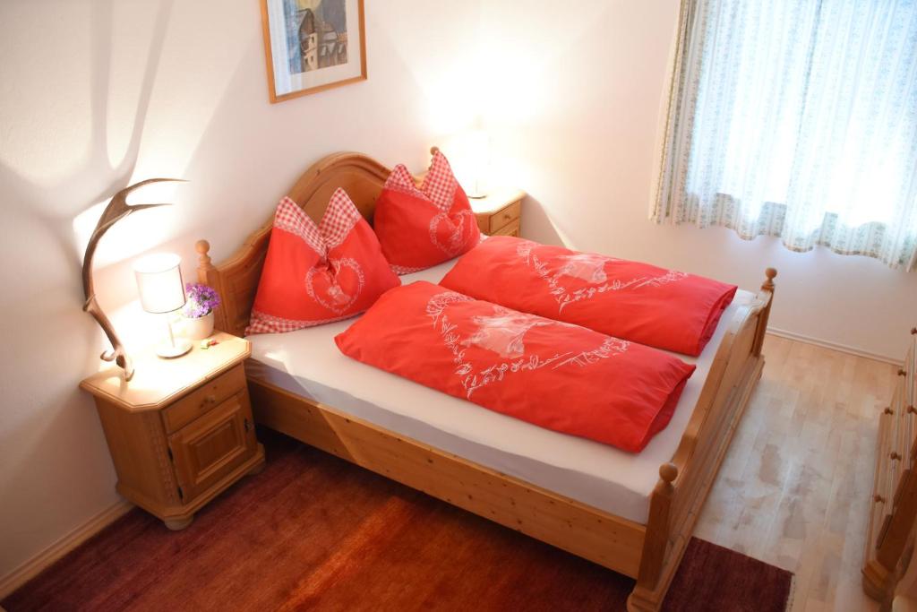 Postel nebo postele na pokoji v ubytování Ferienwohnung Heideggerhof