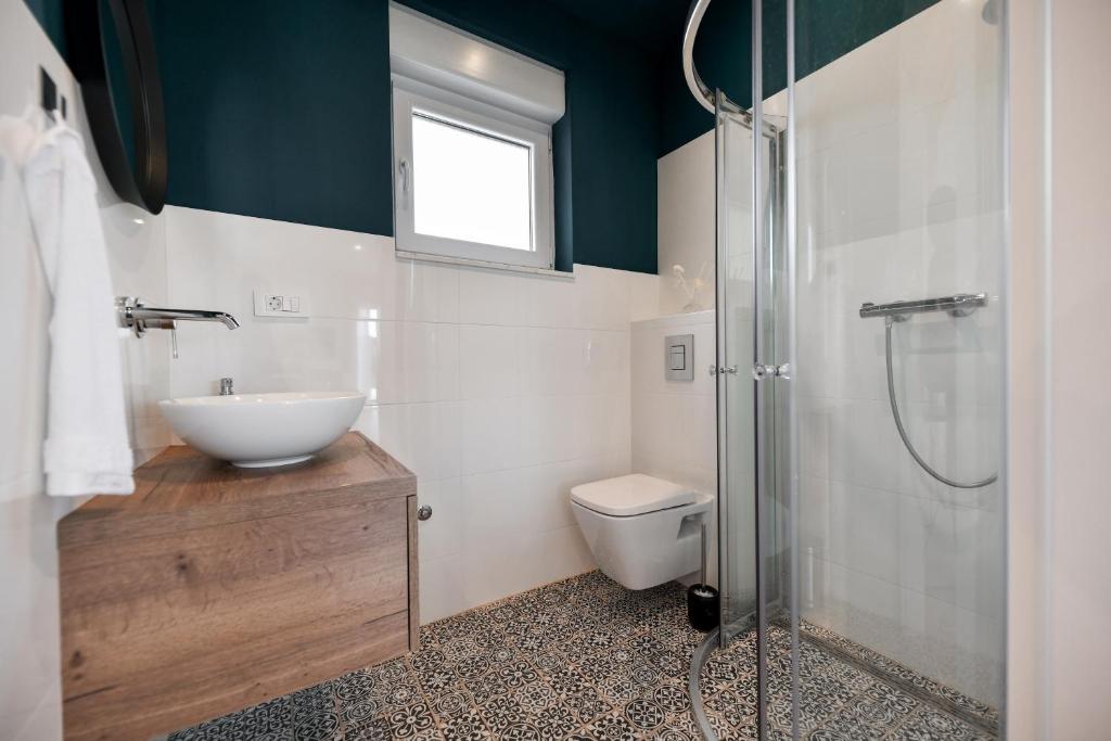 Kúpeľňa v ubytovaní Wonderful Holiday House Bruno with heated pool