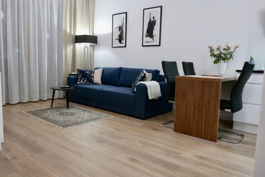 Posedenie v ubytovaní Oś Królewska - Modern Apartment in Wilanów