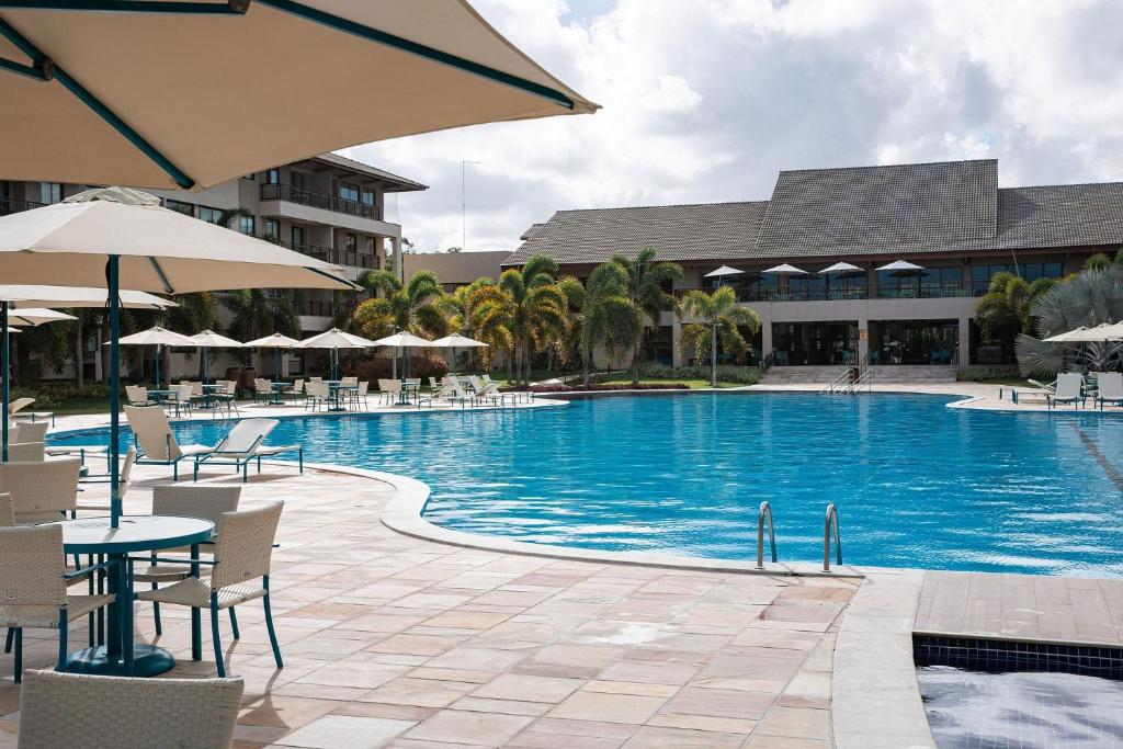  Apartamento Luxo Muro Alto - 3 QTS - Beira-mar - Piscina - Até 8 pessoas - Condomínio de Alto Padrão