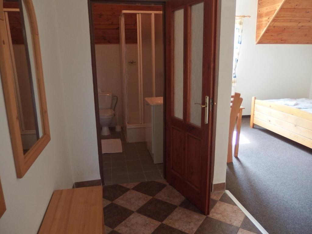 A bathroom at Penzion U Studánky