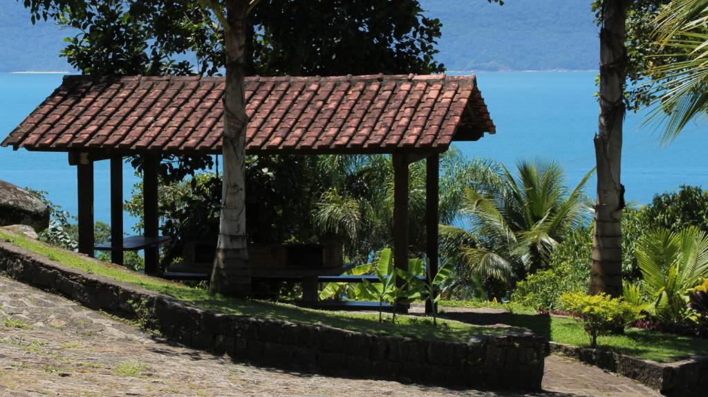  Ilhabela Chalés