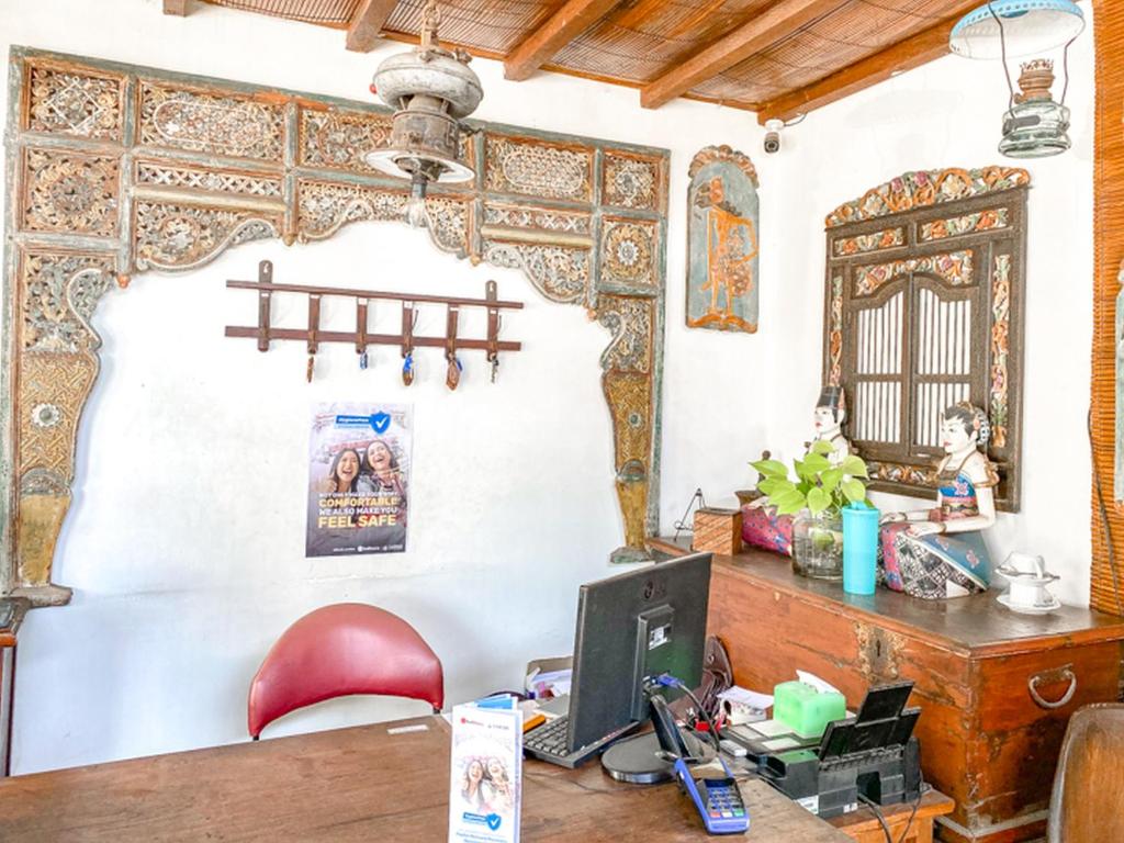 Fotografie z fotogalerie ubytování Griya Gribig Guest House Mitra RedDoorz v destinaci Malang