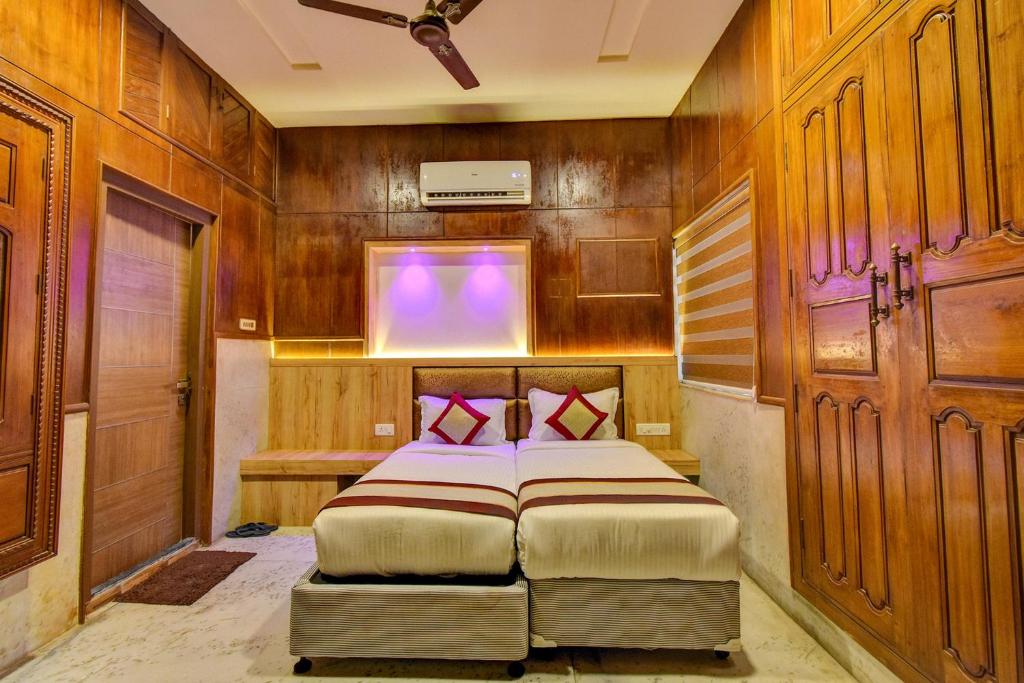 FabHotel Nestlay Rooms Airport - Nr Chennai Airport - Luxe Kamer
