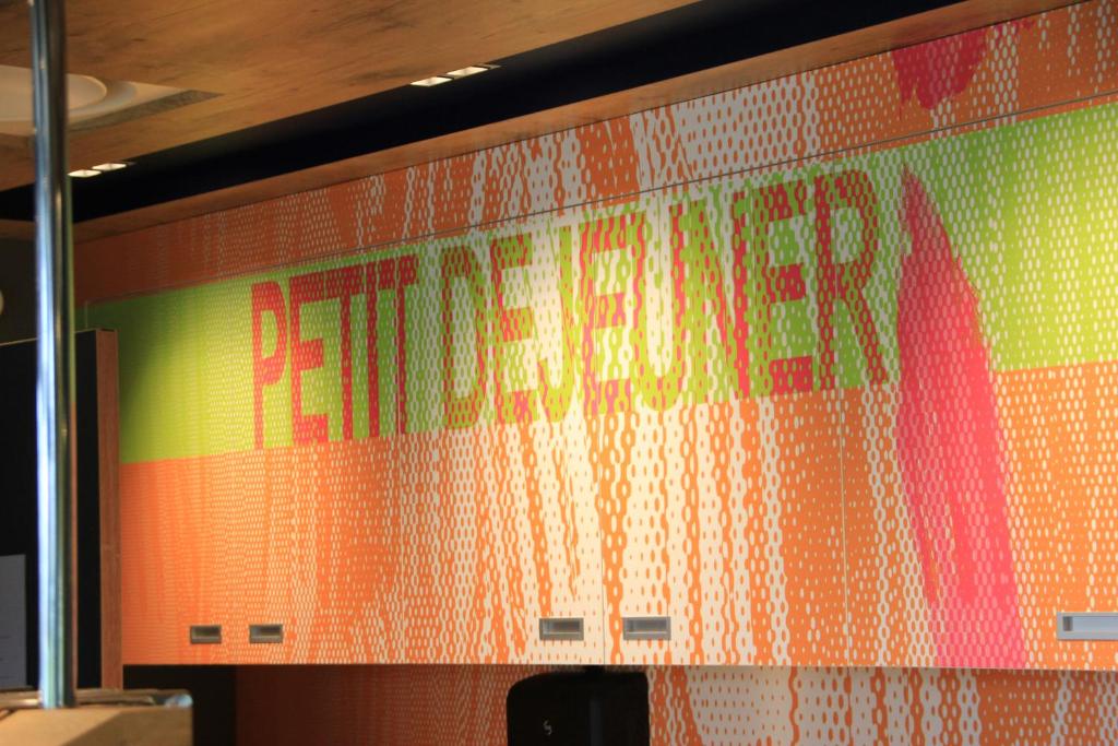 ibis budget Reims Parc Des Expositions - Resim 40