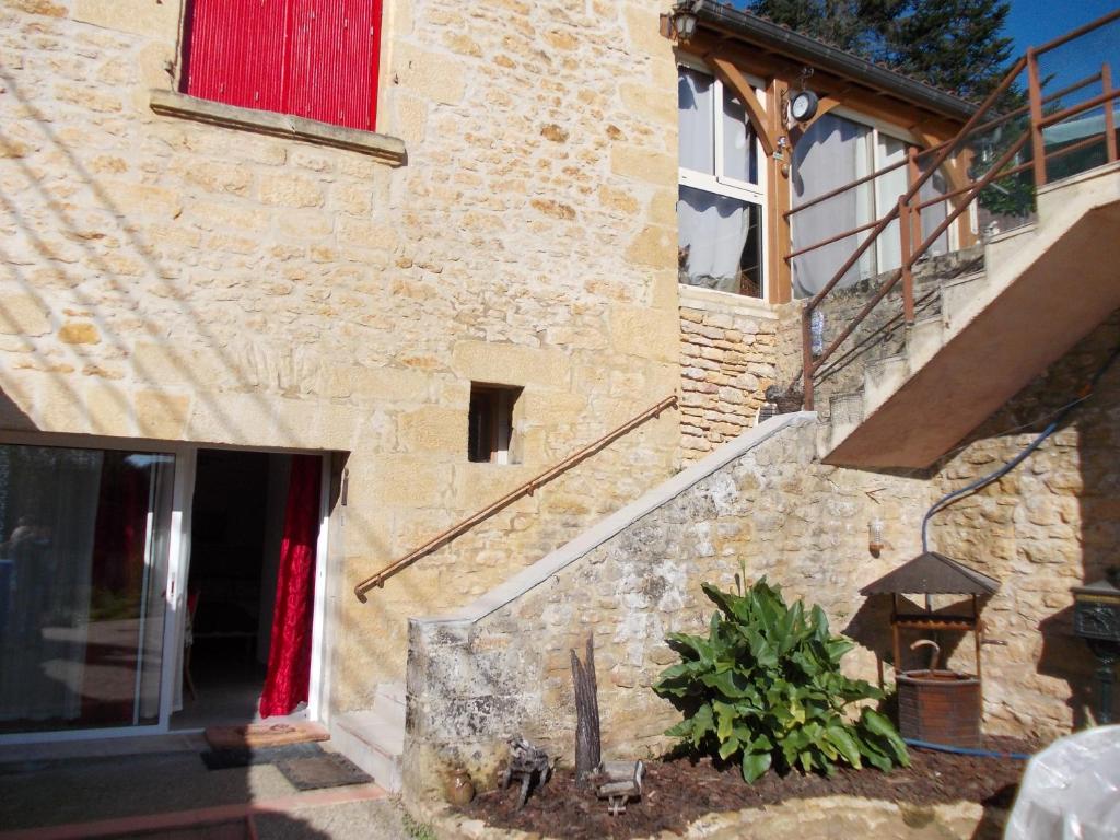 Au Soleil Levant Homestay - 11