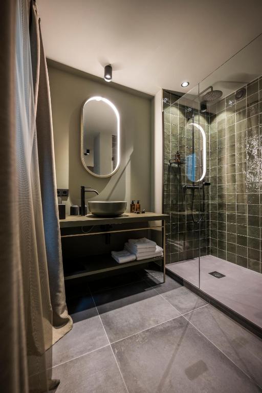 Altstadthotel Weisses Kreuz - Resim 11