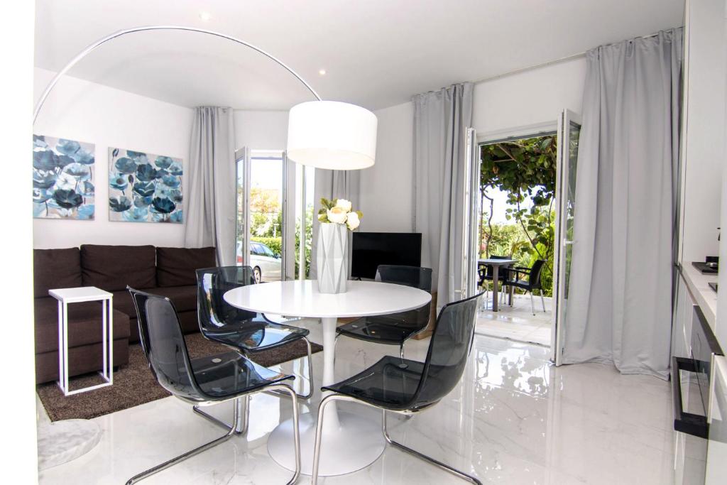 Posezení v ubytování Marina di Portapisana Luxury private villa