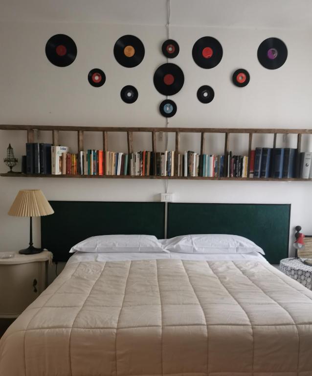 A bed or beds in a room at B&B LaMaGia di Corte Moronati