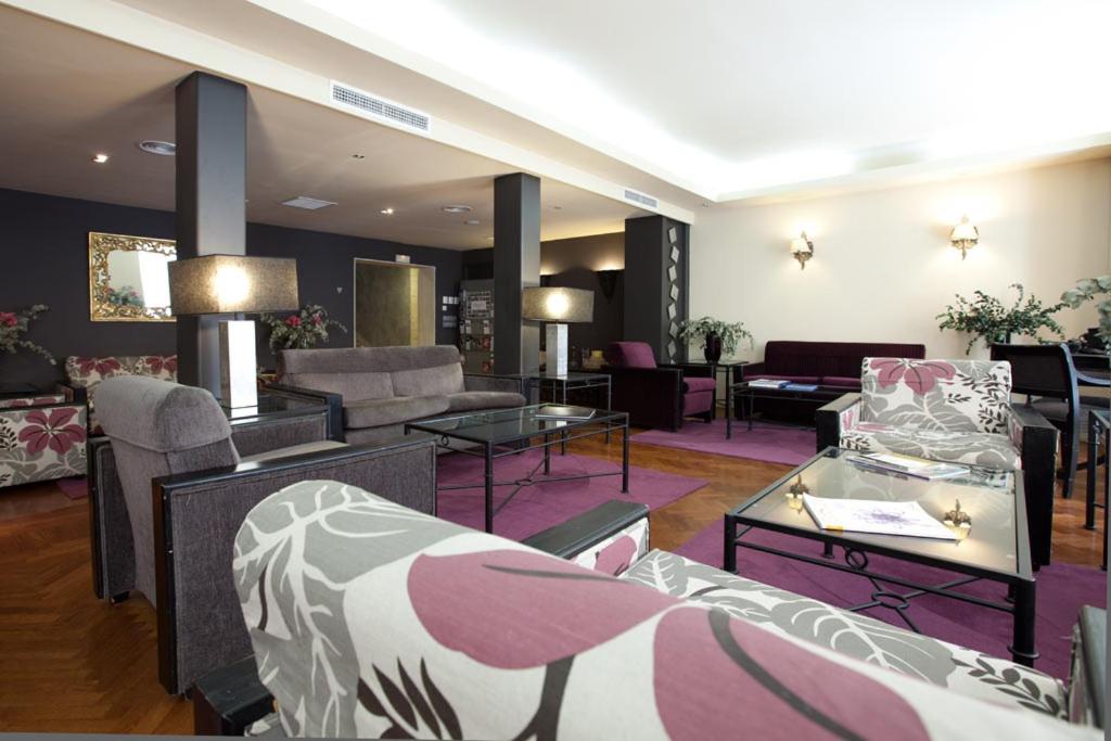 Hotel Moderno Puerta del Sol - Resim 30