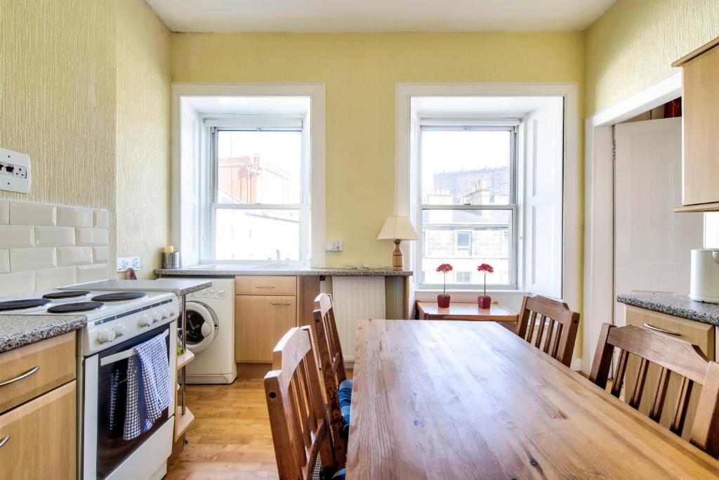 GuestReady - 1BR Castle View Home on Quiet Street