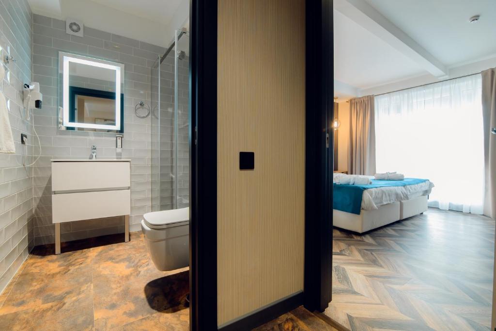 Tulip Residence & Spa Hotel - Deluxe One-Bedroom Apartment With Terrace