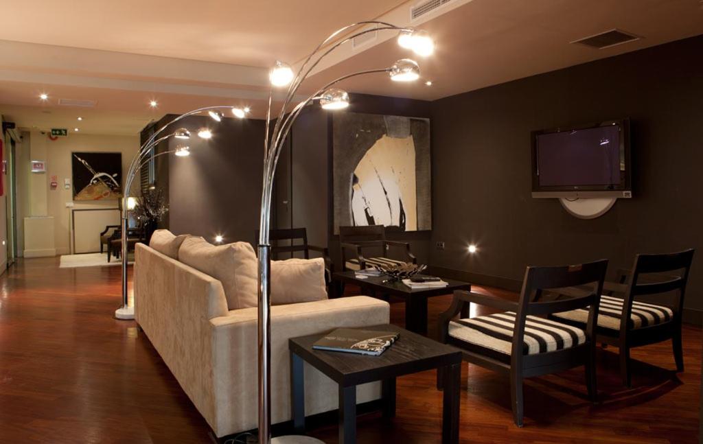 Hotel Moderno Puerta del Sol - Resim 35