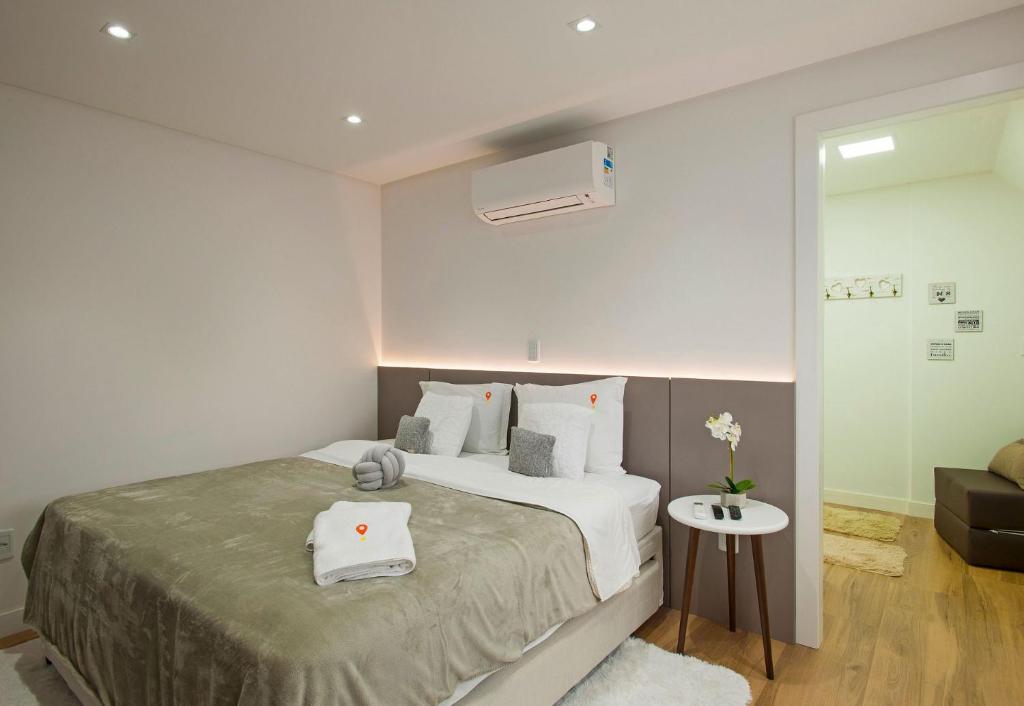  ALLURE 401 - 2 SUÍTES (11 PAX) AV. DAS HORTÊNSIAS!