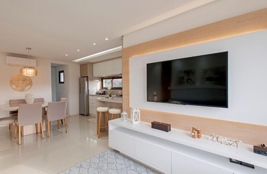  ALLURE 401 - 2 SUÍTES (11 PAX) AV. DAS HORTÊNSIAS!