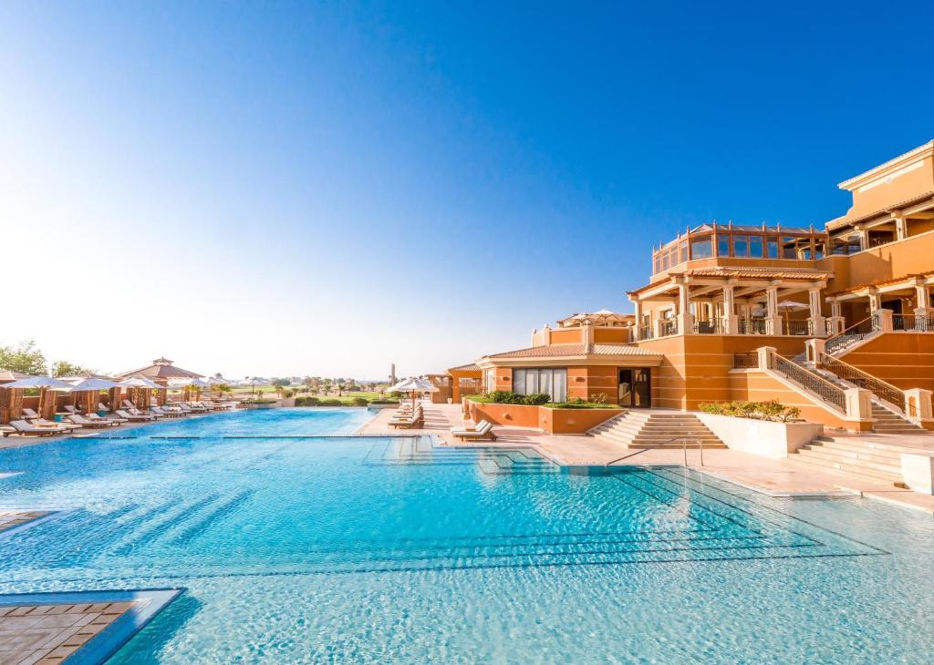 Бассейн в The Cascades Golf Resort, Spa & Thalasso или поблизости