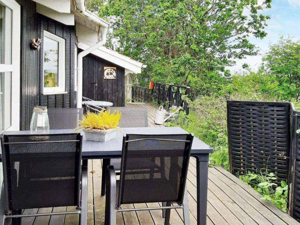 Zahrada ubytování 8 person holiday home in Sæby-By Traum