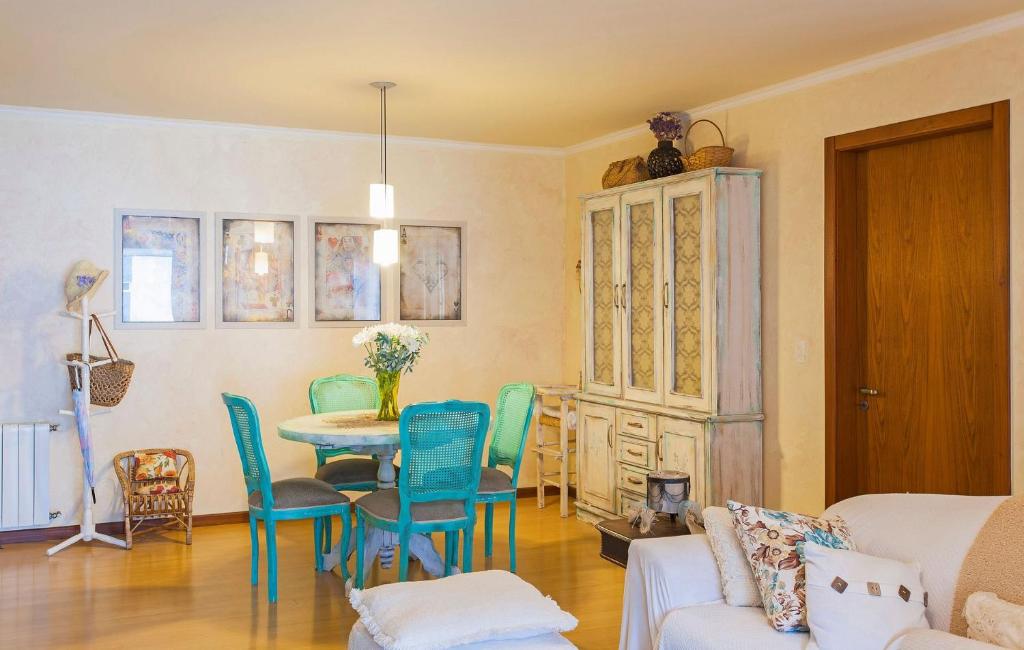 ALMERIS PECIN 304 - 3 DORMITÓRIOS JUNTO À RUA COBERTA!  ALMERIS PECIN 304 - 3 DORMITÓRIOS JUNTO À RUA COBERTA!