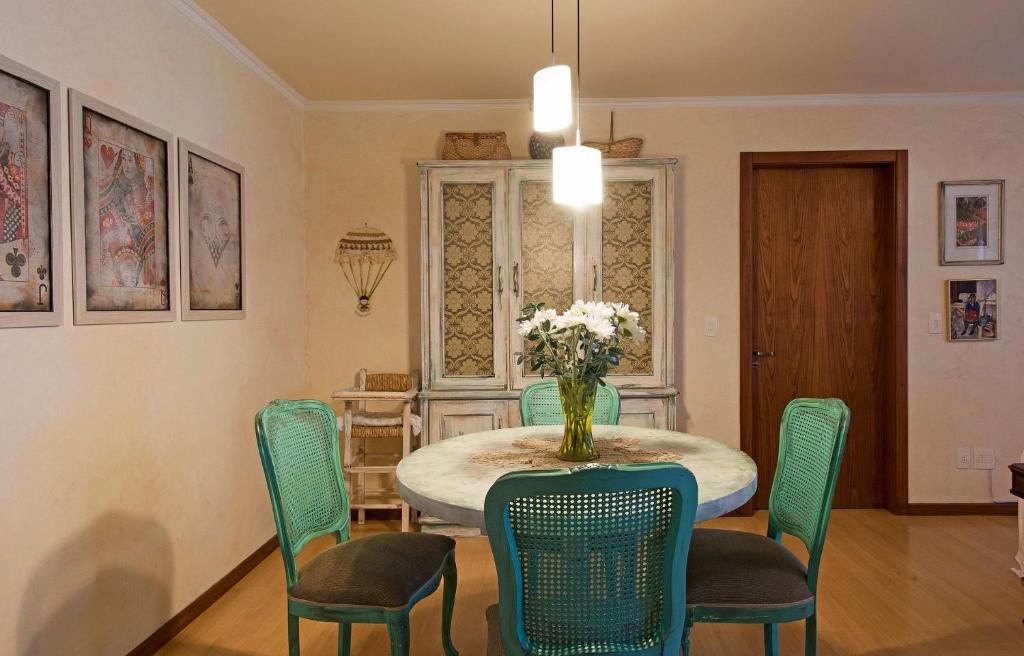 ALMERIS PECIN 304 - 3 DORMITÓRIOS JUNTO À RUA COBERTA!  ALMERIS PECIN 304 - 3 DORMITÓRIOS JUNTO À RUA COBERTA!