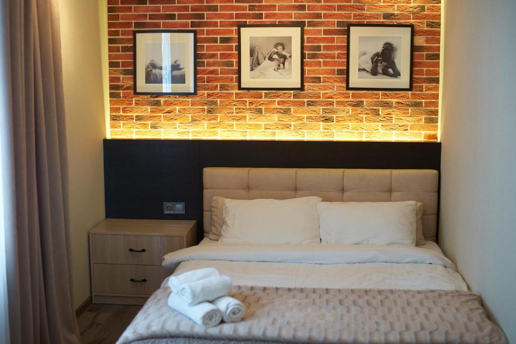 Apartment on Pobeda 4 with sauna - Appartement D'une Chambre