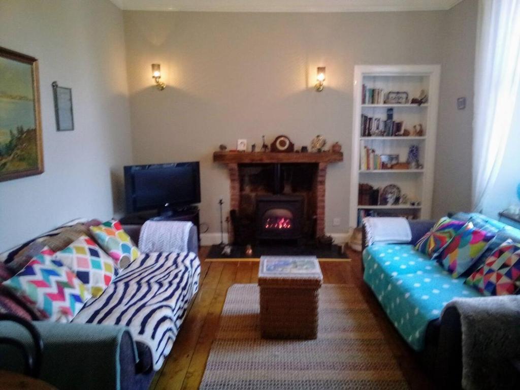 Stunning 2 b room Victorian Ground Floor Flat