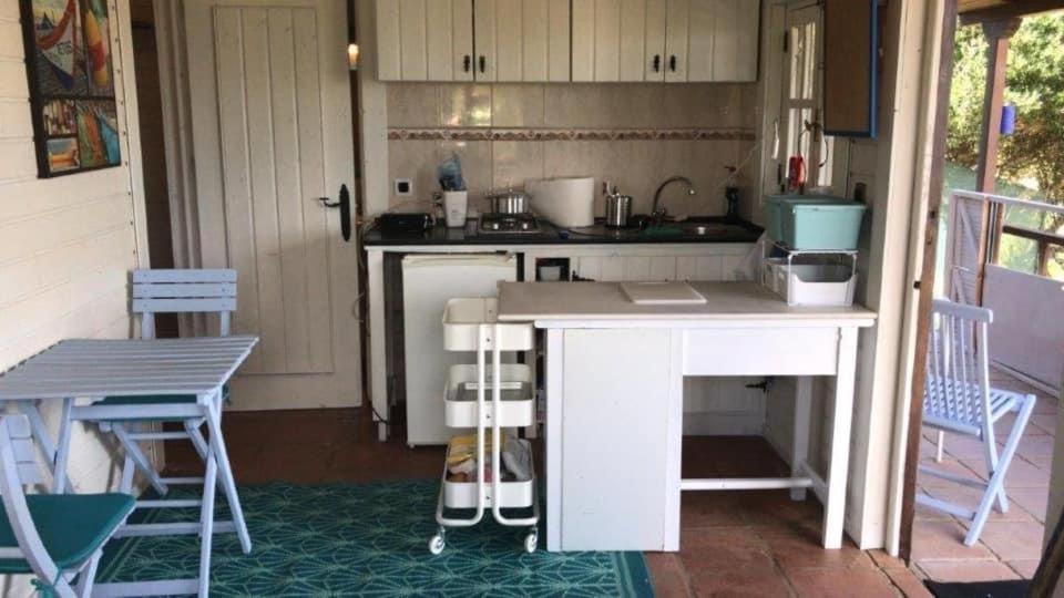 Kuchyňa alebo kuchynka v ubytovaní Rustic Cabin Tarifa 4 guests 5 minutes to beach