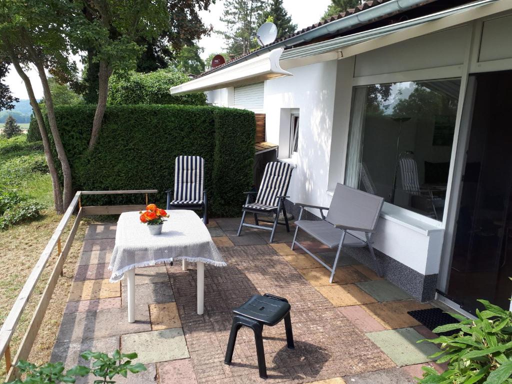 Photo de la galerie de l'établissement Spacious holiday home near the woods in Husen, à Lichtenau