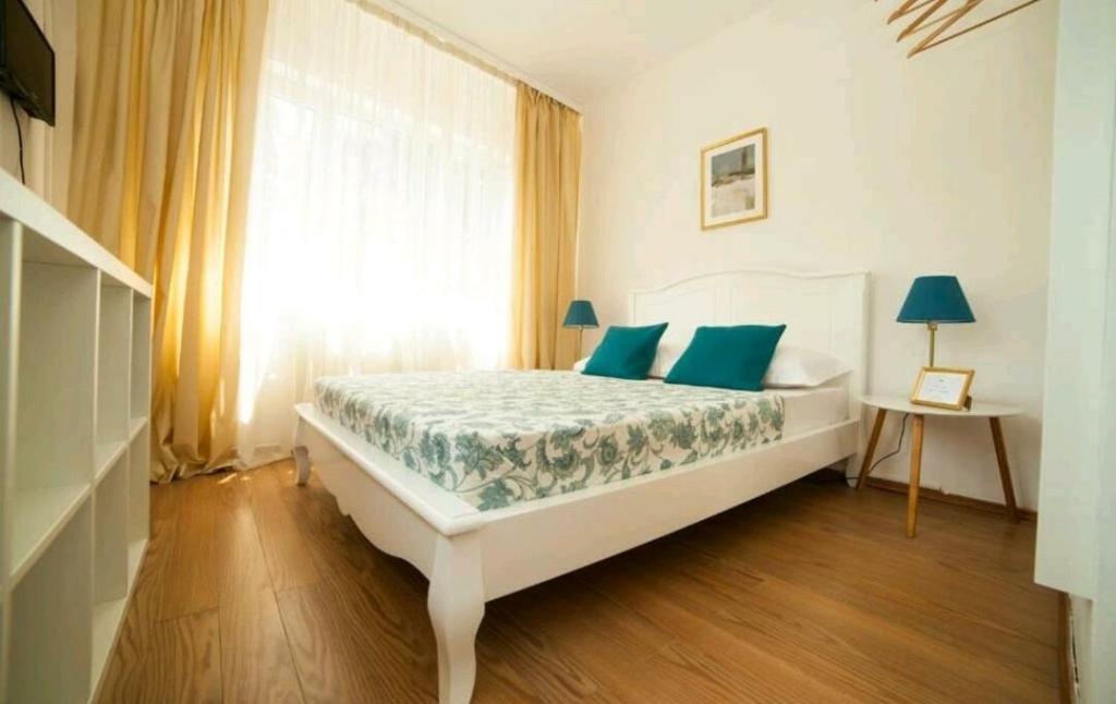 Hotel Artist - Image 7