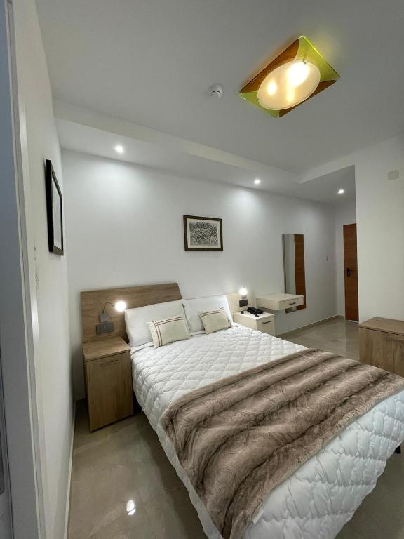 La Reggia Seaview Guesthouse - Doppelzimmer Mit Balkon Und Seitlichem Meerblick