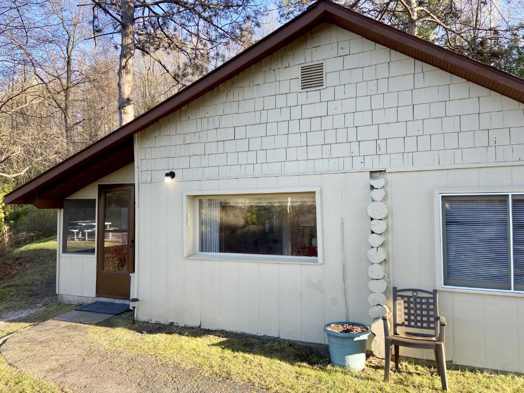 Betsie Riverside Resort - Chalet De Deux Chambres
