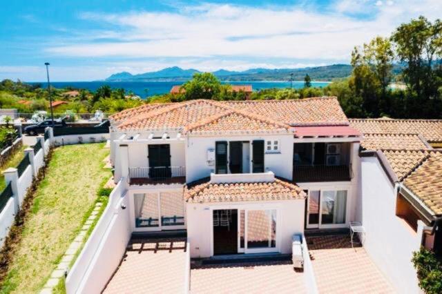 Villa Sarda ad Àrbatax - Lussuosi Appartamenti Vicino al Mare