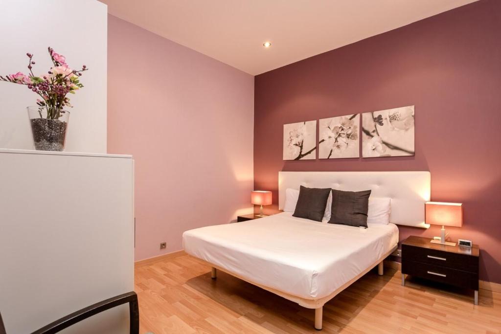 Posteľ alebo postele v izbe v ubytovaní Fantastic 2 Bedroom 5 minutes by car from Plaza Catalunya