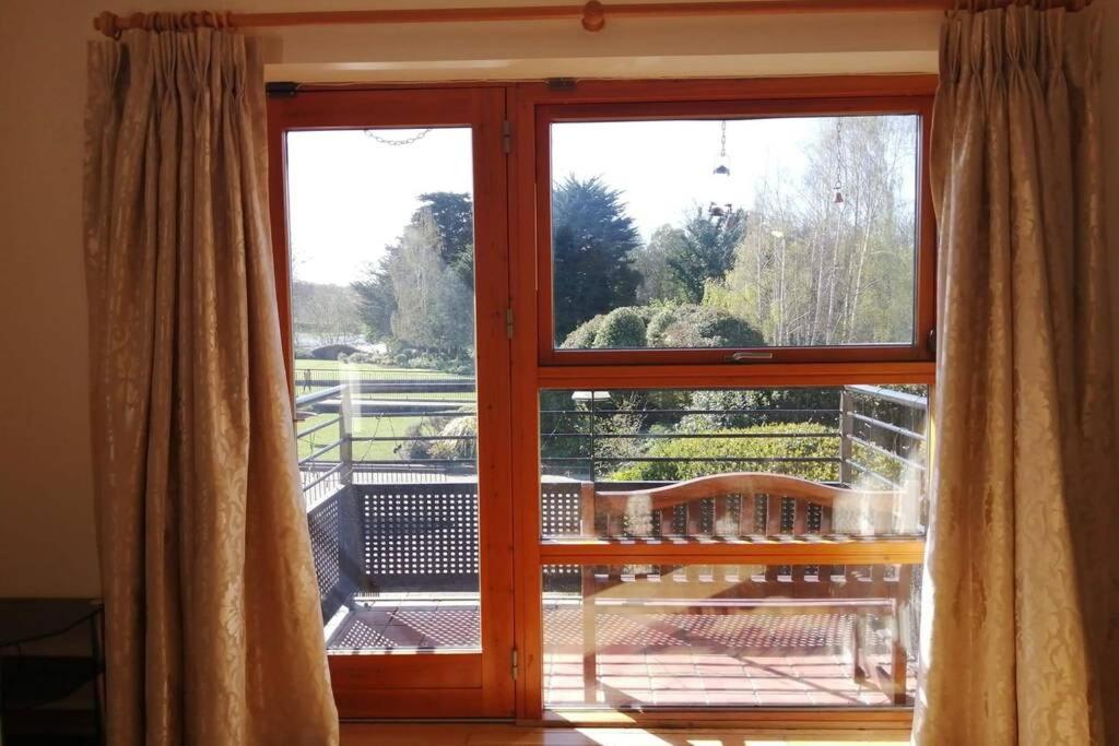 Sunny apartment on River Liffey Island