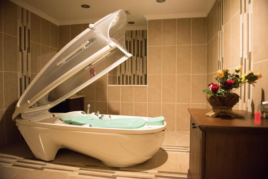 Koupelna v ubytování X Life Hotel Sarıgerme 15 - Adult Hotel