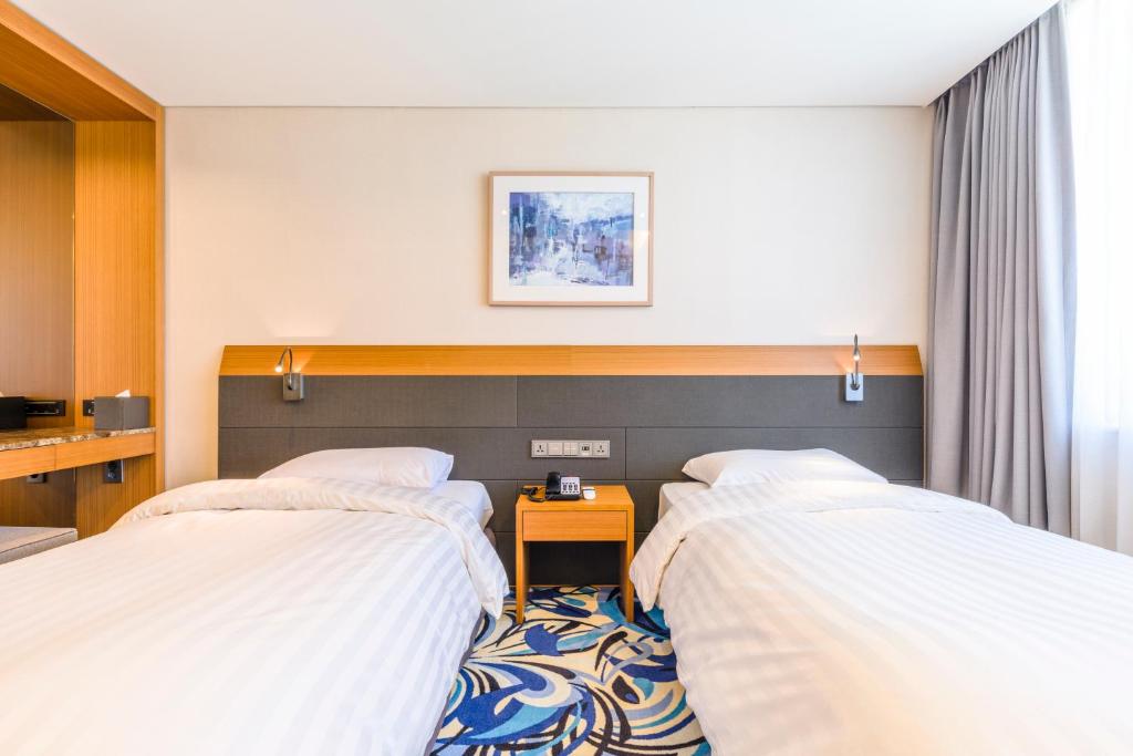 Shin Shin Hotel Jeju Airport - Room Selected At Check-In - No Parking
