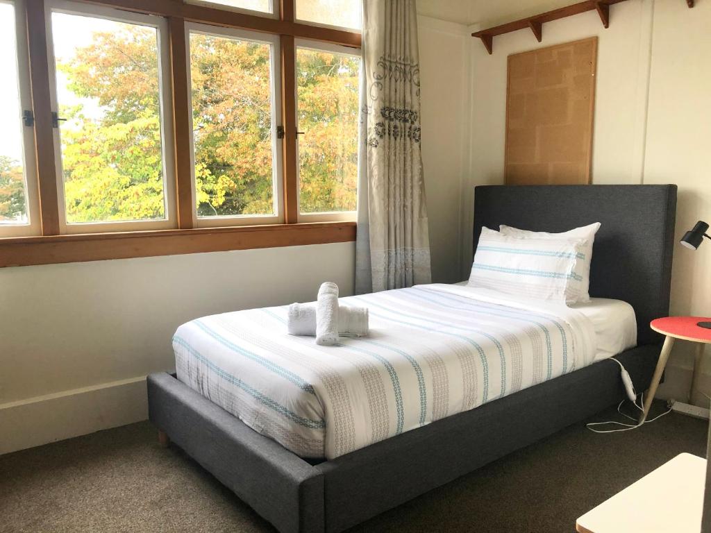 
Single Room with Shared Bathroom
