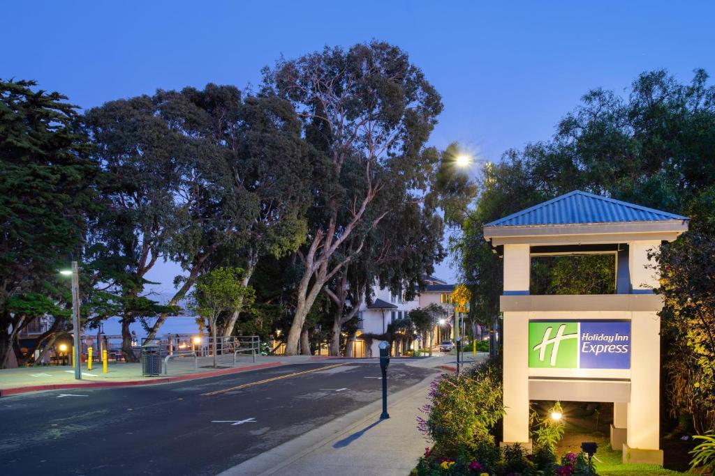 Holiday Inn Express Monterey - Cannery Row by IHG photo